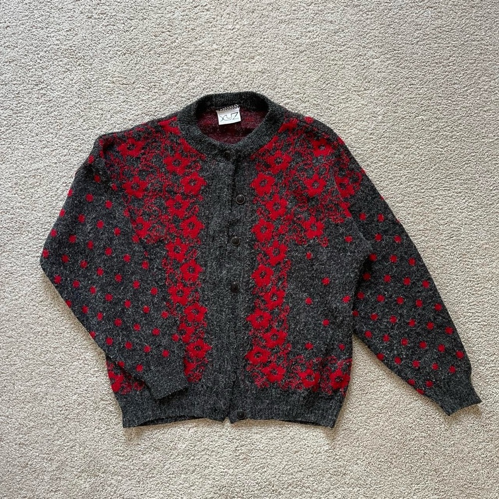VINTAGE RED/GREY COZY CARDIGAN 🌹♥️